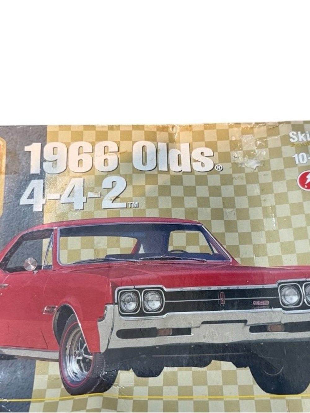 Vintage ~ AMT ~ 1/25 Scale Model Kit ~ 1966 Oldsmobile 442 W30